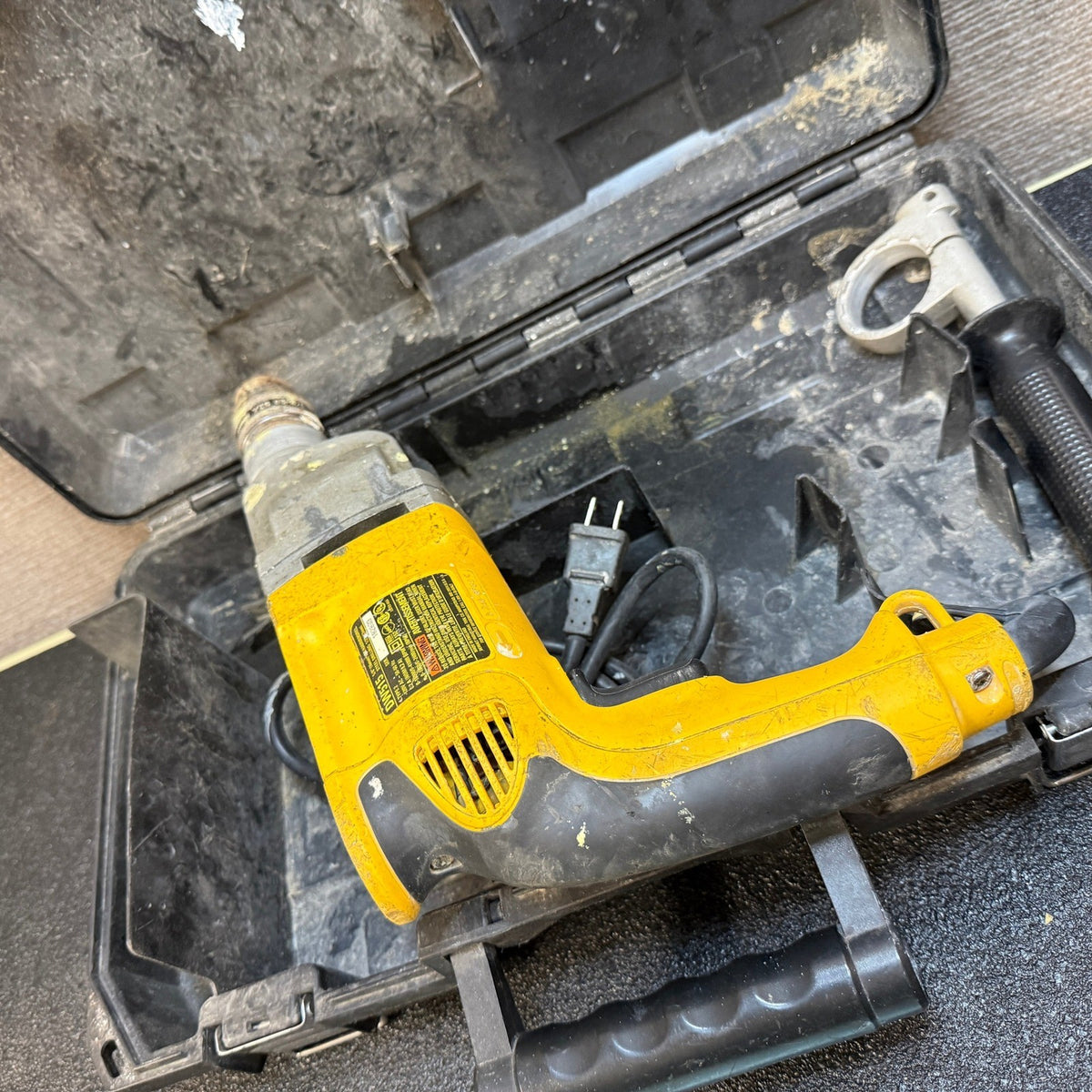 DeWalt DW515 5/8" VSR Heavy Duty Hammer Drill, Corded w/ Hard Plastic Case