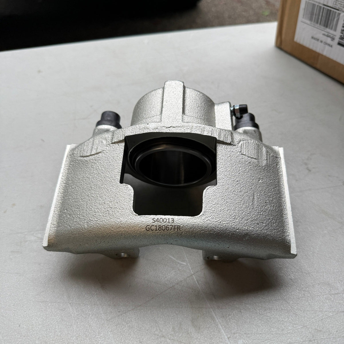 Pack of 2 Front Brake Caliper 18-4300, 18-4299 Compatible with Chevrolet Tahoe