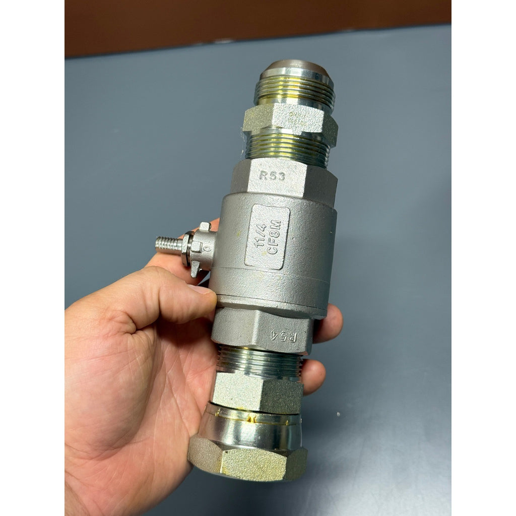 1-1/4" Stainless Steel Ball Valve CF8M 1000 WOG w/ Adapter Fittings NO HANDLE