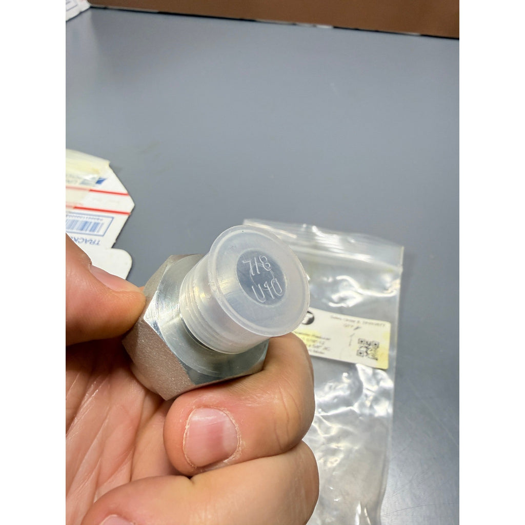 Titan 2406-12-10 Tube Expander-Reducer 3/4" JIC Female x 5/8" JIC Male (1 1/16