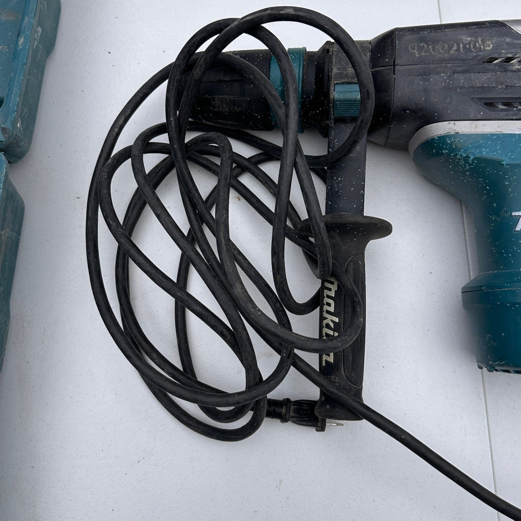 Makita HR4013C 1‑9/16" SDS‑MAX AVT Rotary Hammer Drill With Damaged Hard Case