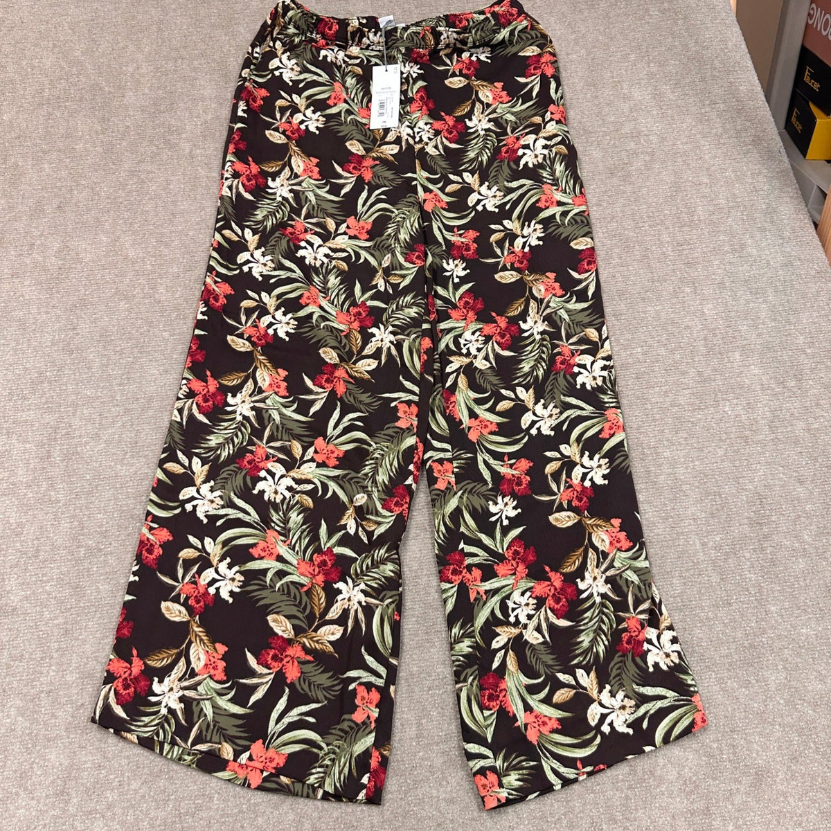 MSRP $54 Liz Claiborne Womens M Petite Chocolate Tropical Pants Straight Mid Ris