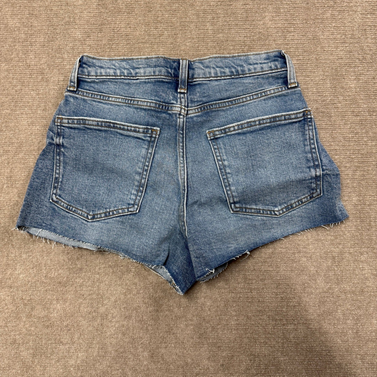 MSRP $38 Arizona Jean Co Womens 4 High Rise Vintage Denim Shorts 2 1/2 Inseam