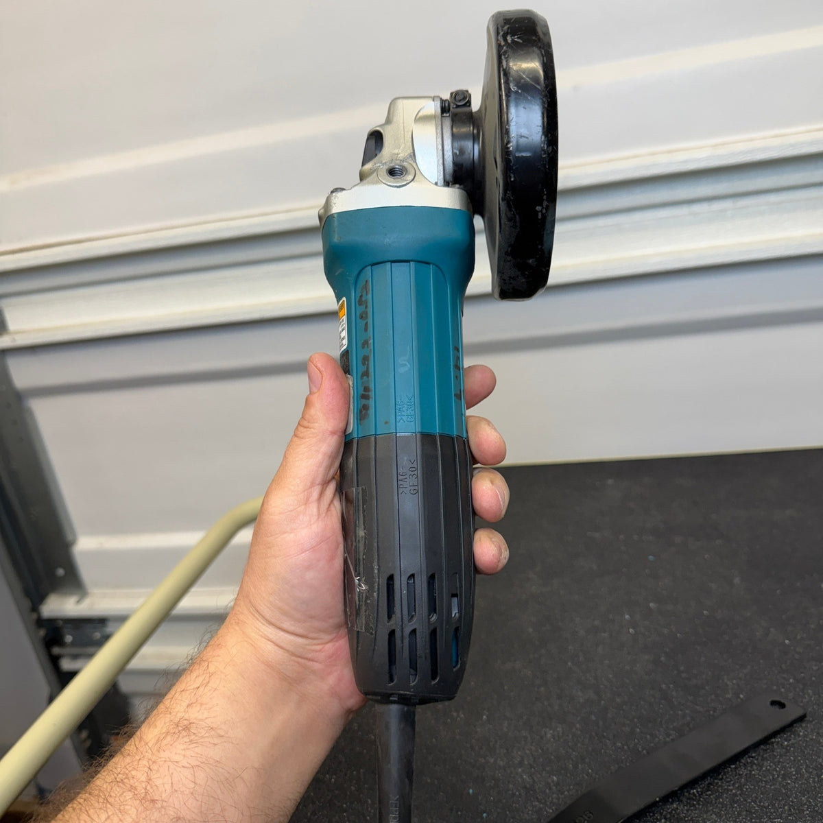 Makita GA4530 4‑1/2" Angle Grinder 6 AMP 11000 RPM Corded