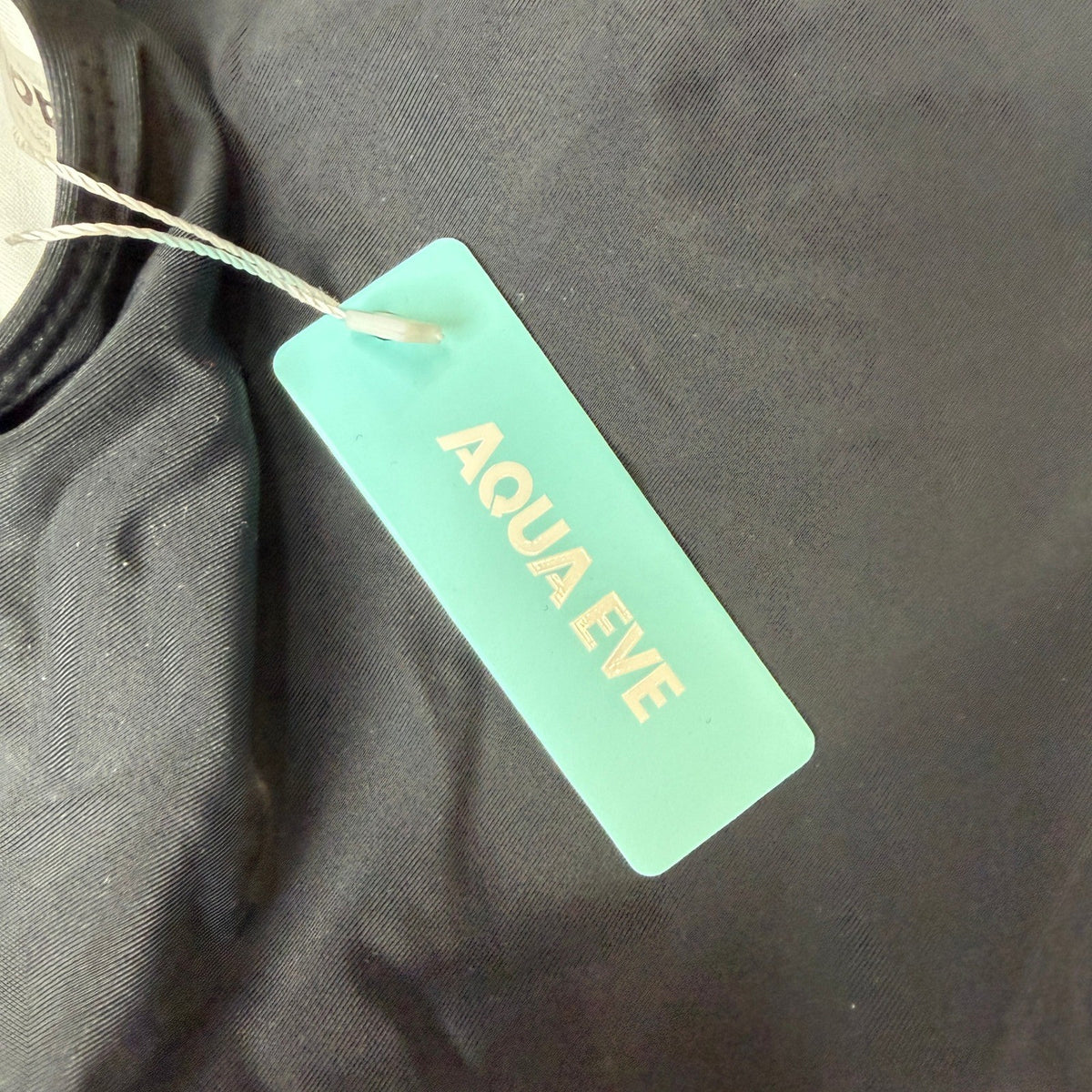 MSRP $48 Aqua Eve Women's 16W One Piece Swimsuit V Neck Tummy Control Bathing