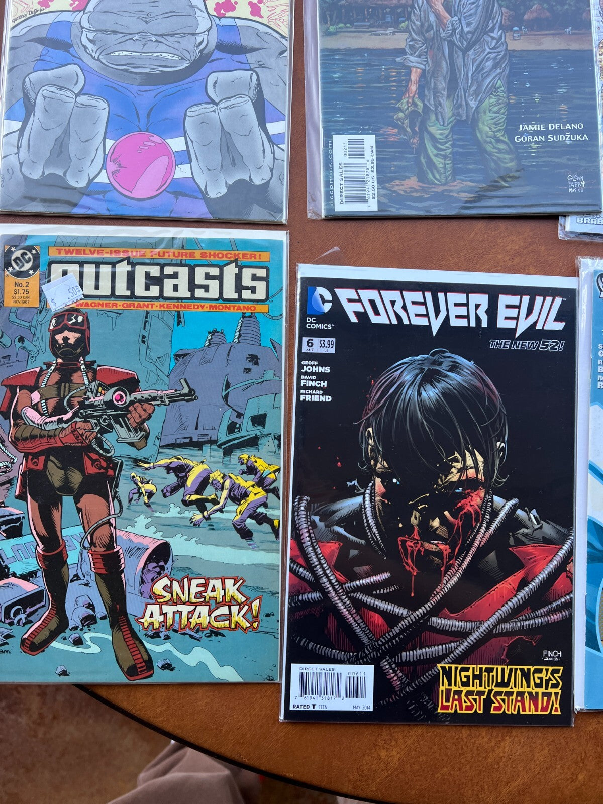 Lot of 13 DC Comics Outcasts,Forever Evil,Checkmate,Hitman,ARGUS,Claw,Outlaw Nat