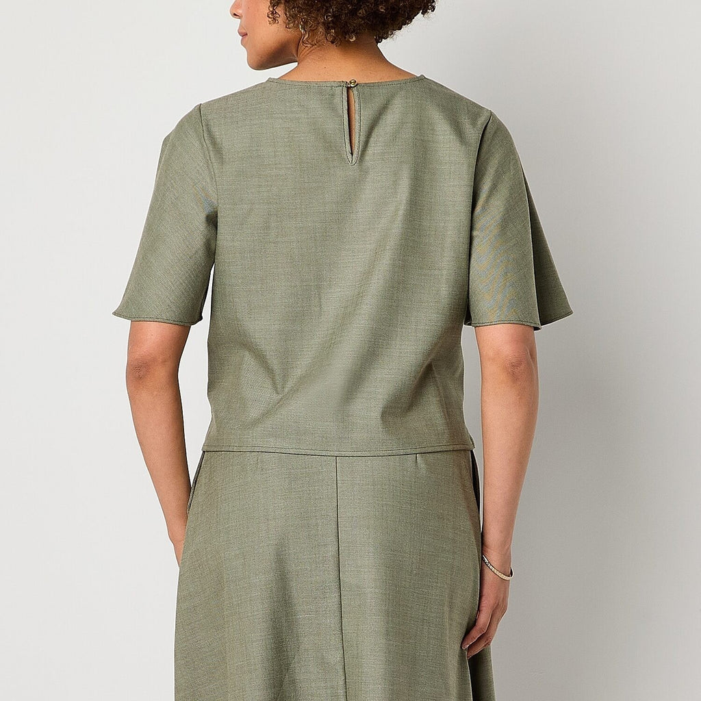 MSRP $44 Liz Claiborne Womens M Olive Grove Round Neck Elbow Sleeve Crop Top