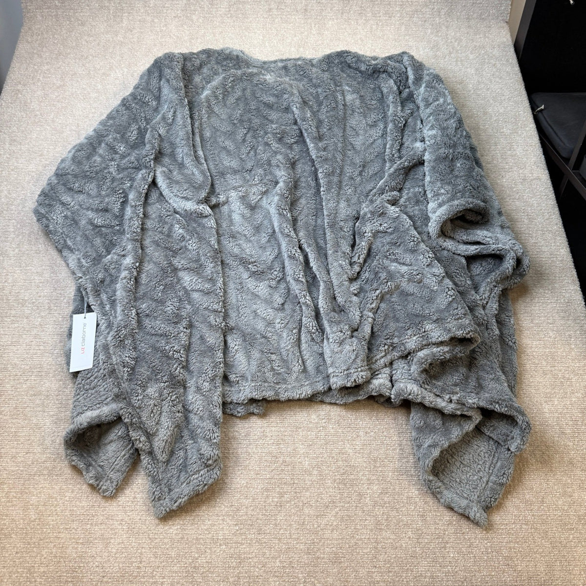 MSRP $54 Liz Claiborne Womens L/XL Castle Rock Plush Fleece Cape Wrap One