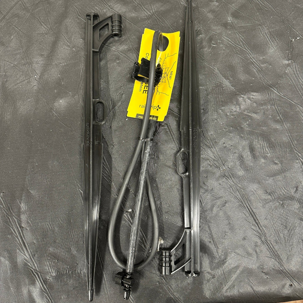 Raindrip 173CPUB, Adjustable Flow Micro Sprinkler Assembly, 13" Stake Quarter-C