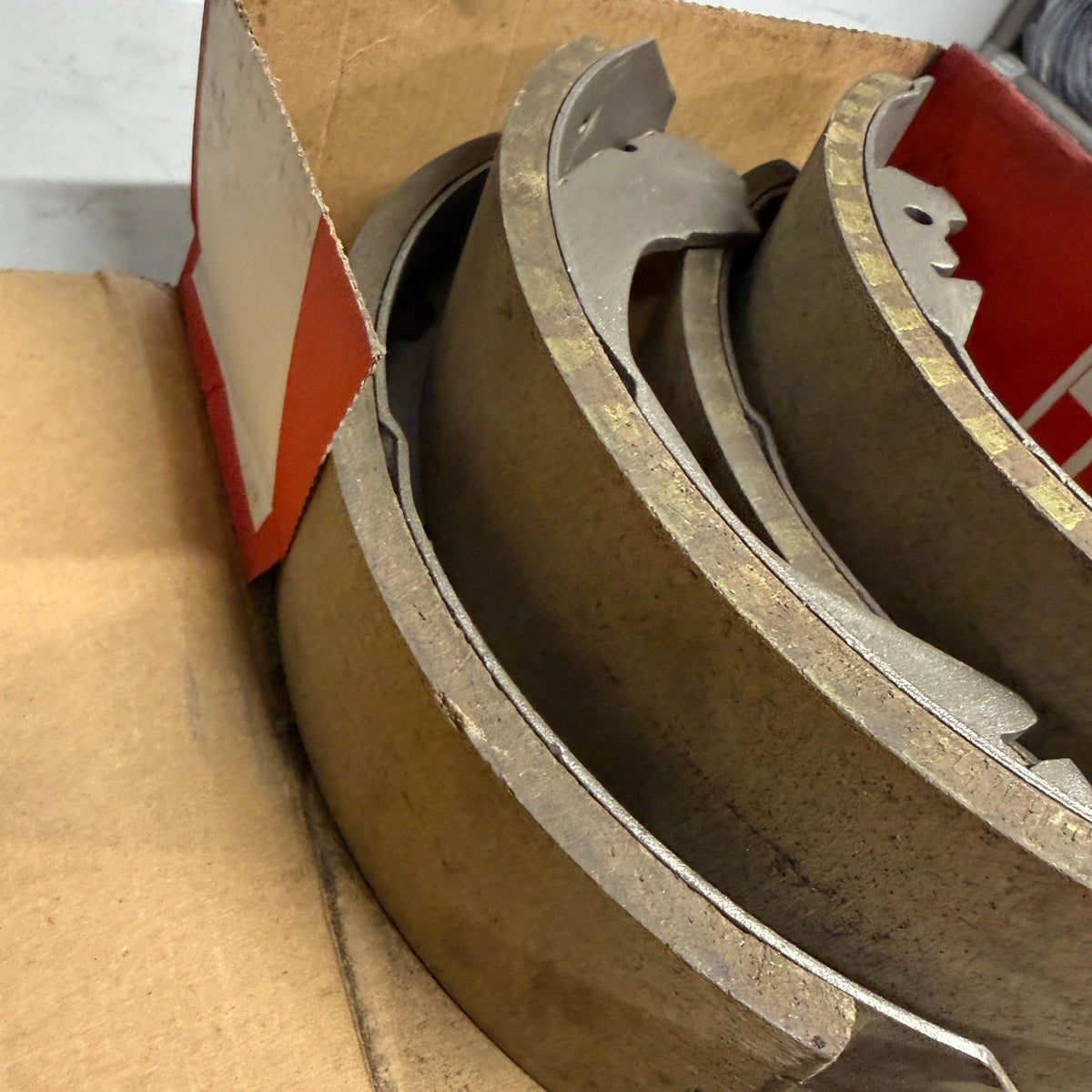 Set of 4 Raybestos Raymold 675RP Brake Shoes Relined Bonded