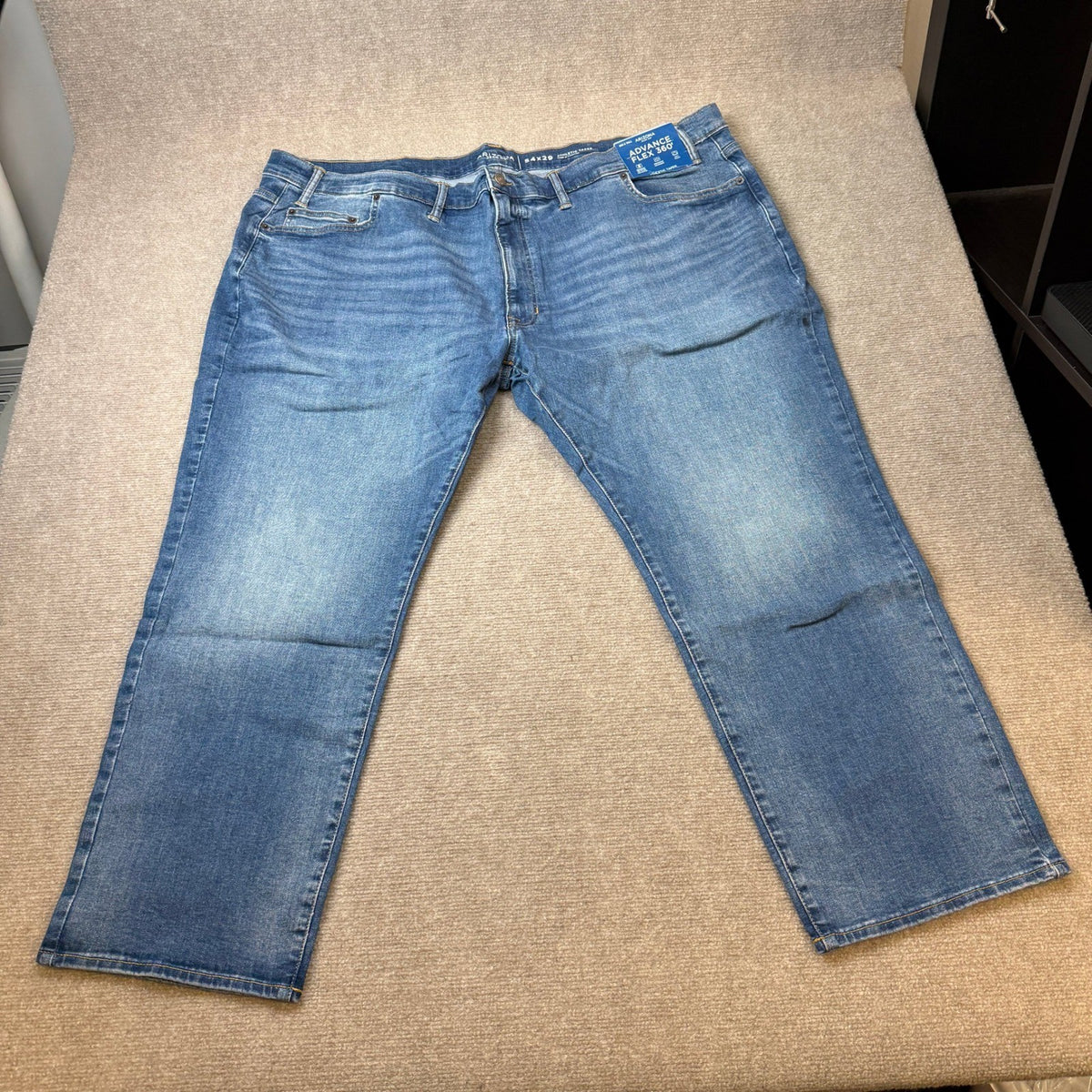 NWT Arizona Jean Co Mens 54x29 Med Heritage Athletic Fit Tapered Leg Jeans