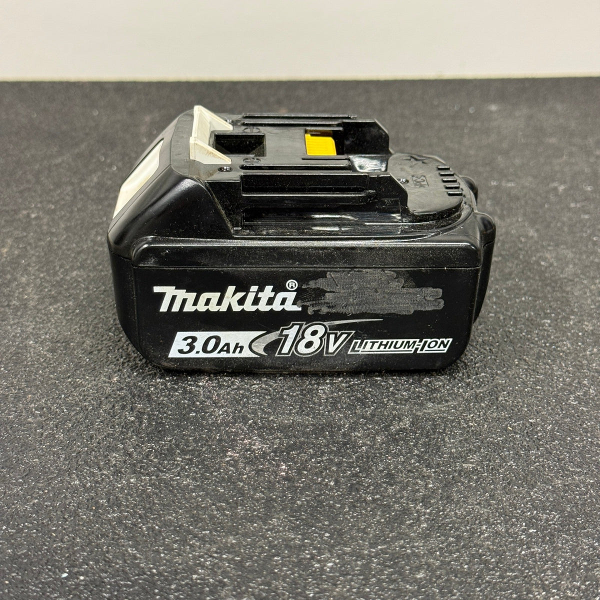 Makita BL1830B 18V LXT Rechargeable Li‑Ion 3.0Ah Battery