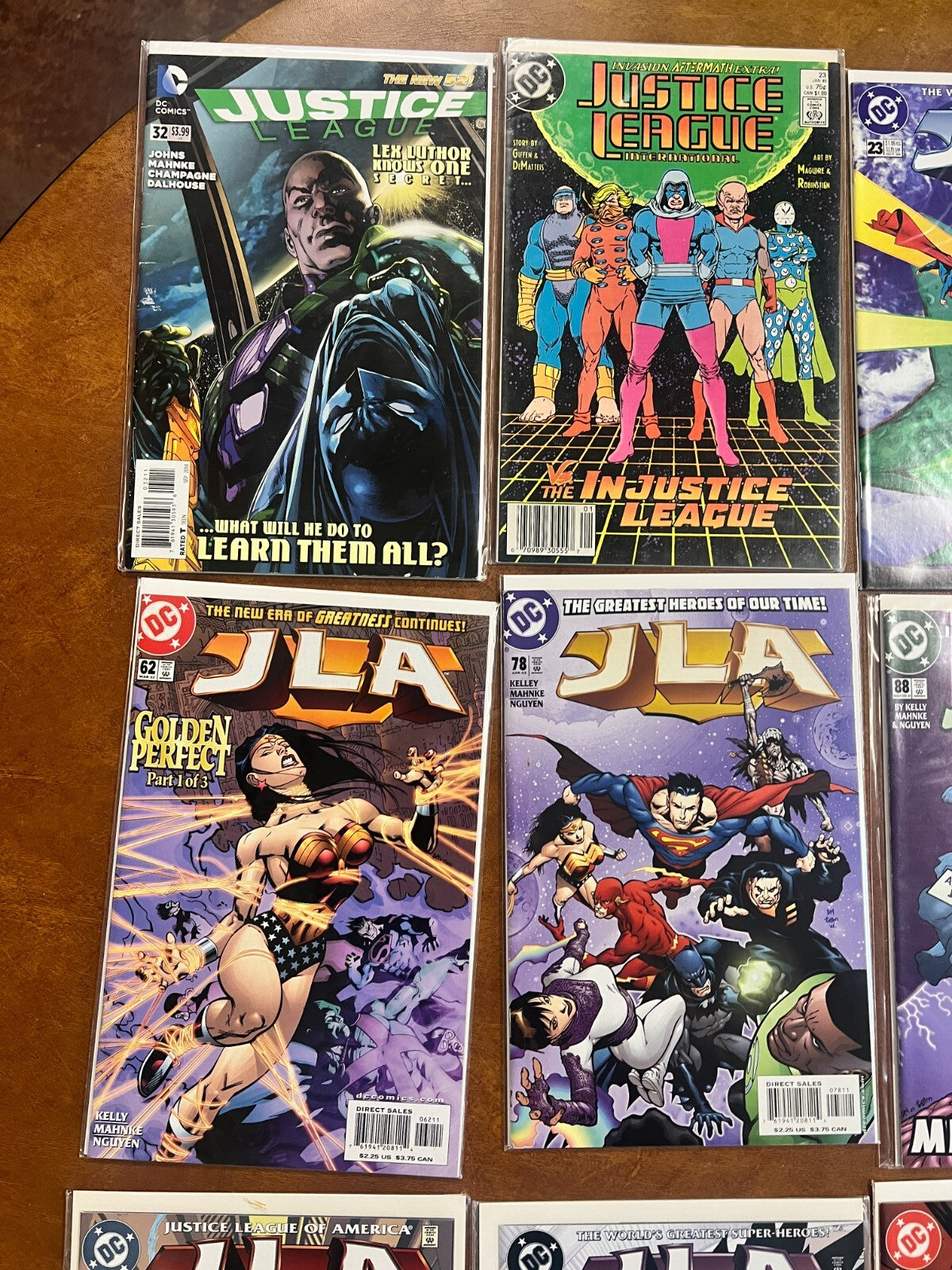 Lot of 12 Dc Comics, Justice League International, JLA: Classified