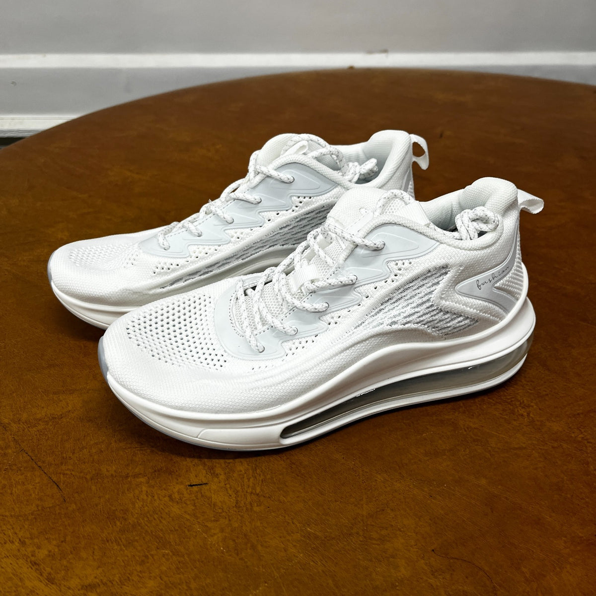 Men's US 6.5, 7 White Air Cushion Casual Sneaker Mesh Breathable Running Shoes
