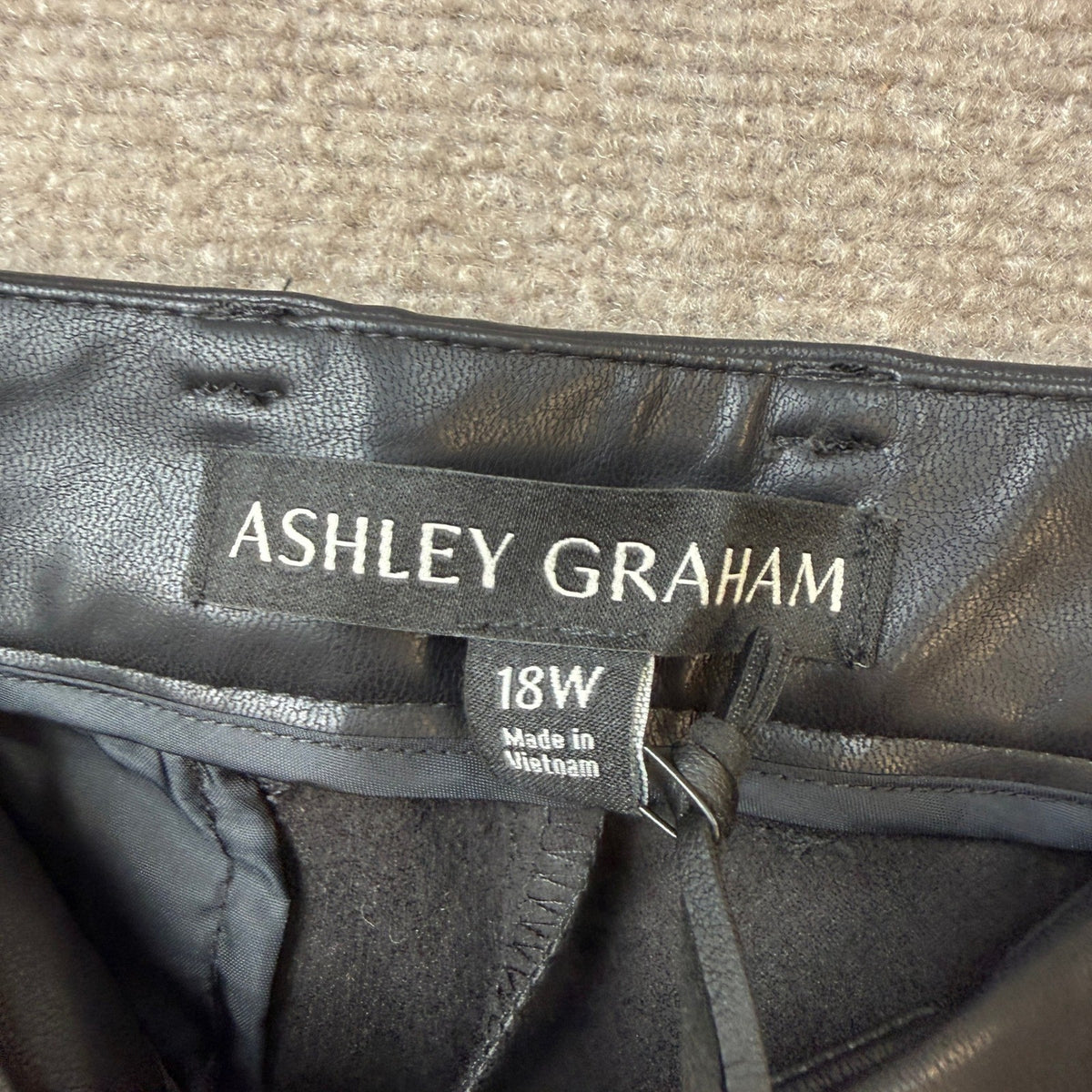 MSRP $90 Ashley Graham Womens 18W Peppercorn Black Faux Leather Trouser Straight