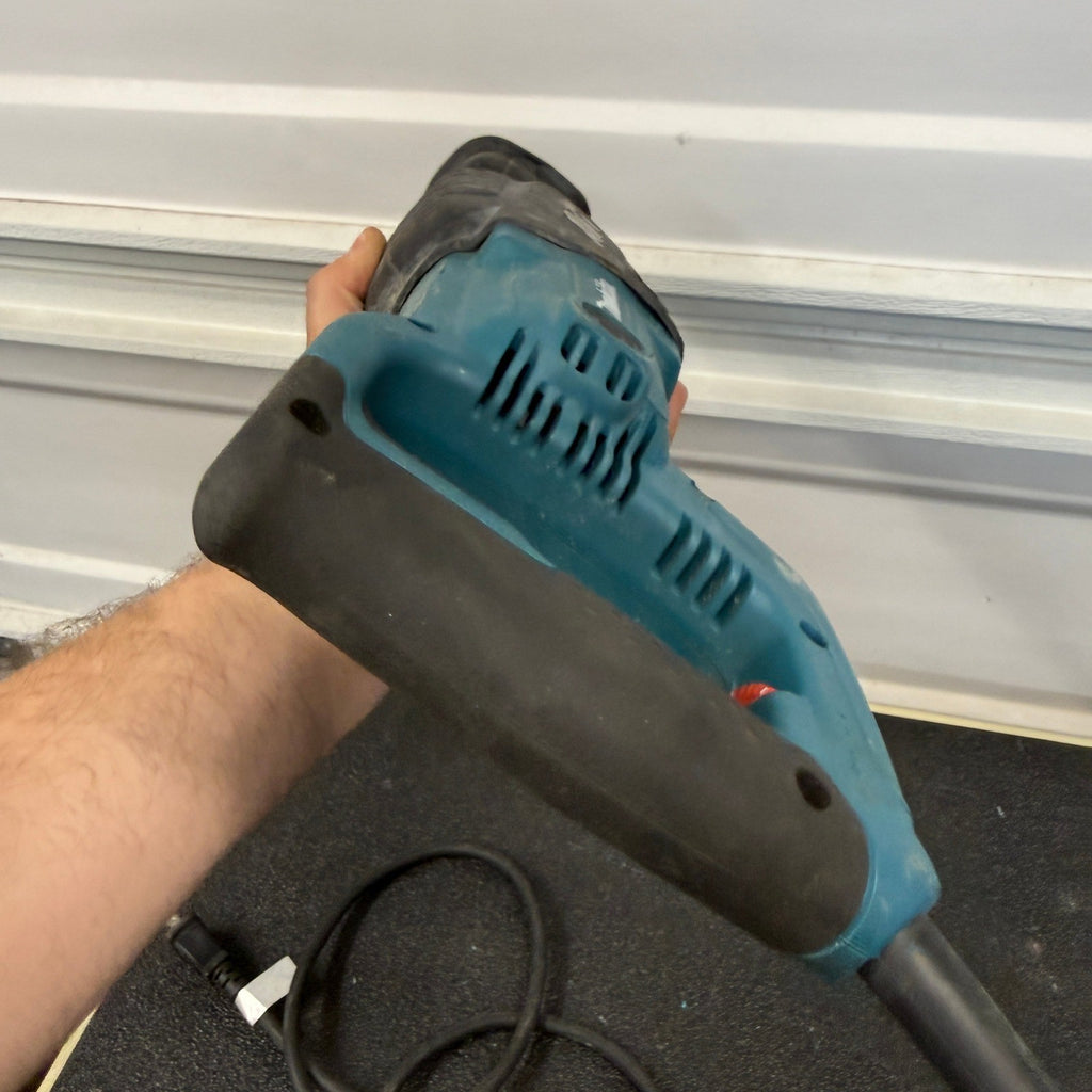 Makita JR3070CT AVT Reciprocating Saw ‑ 15 AMP, Lock‑On Button