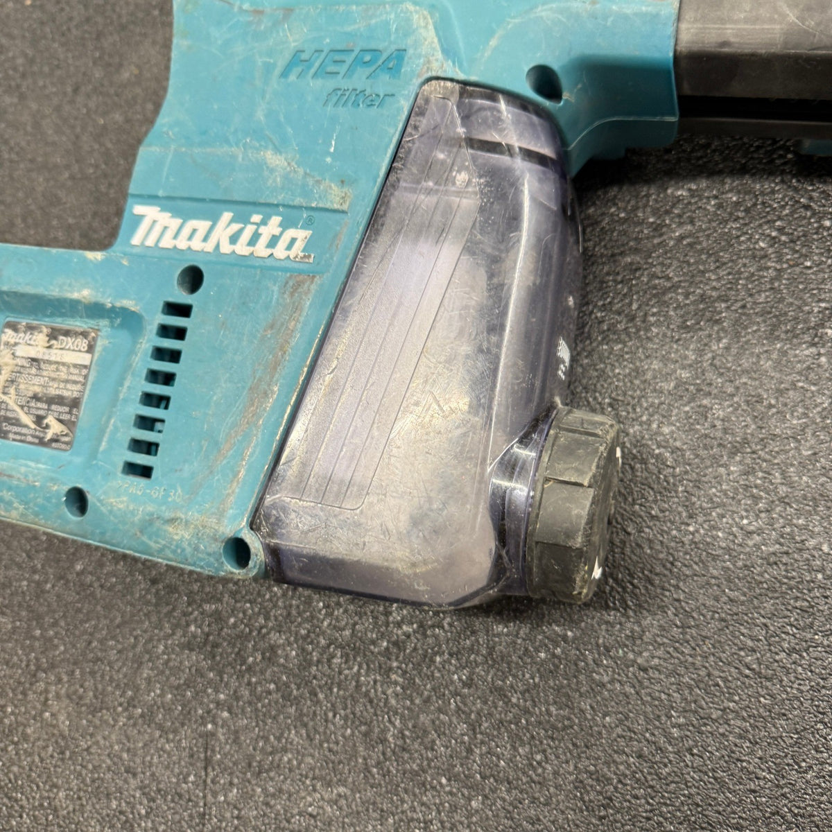 Makita DX08 Dust Extractor Attachment with Hepa Filter Cleaning Mechanism