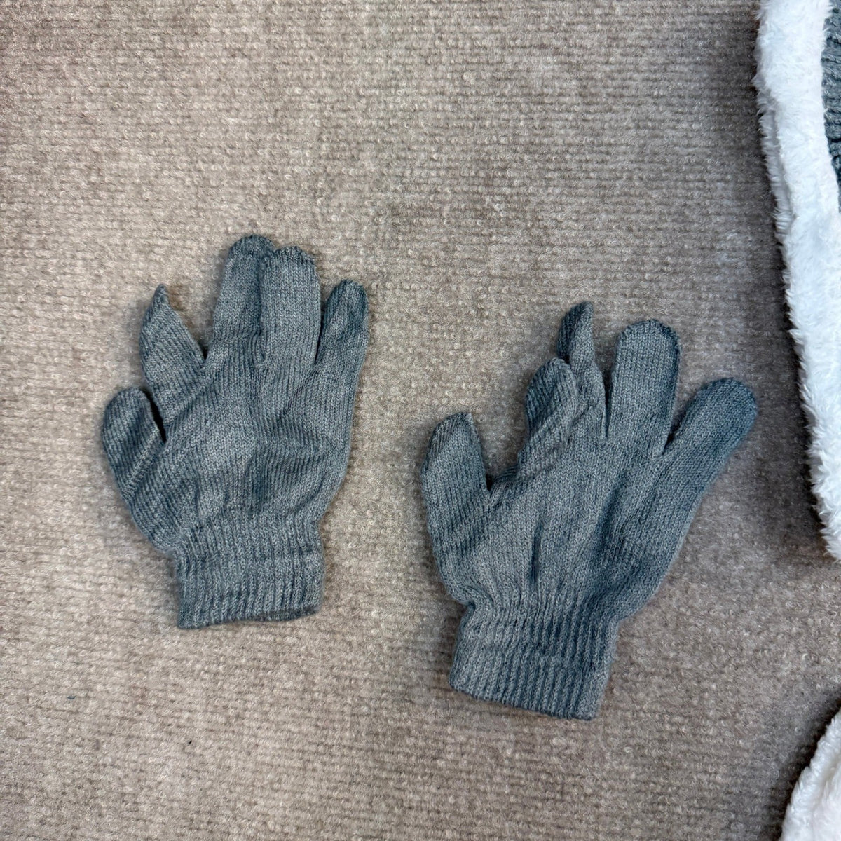 MSRP $35 Liitrsh 9 Pcs Kids Winter Beanie Hat Scarf Gloves Set Boys Girls Knit