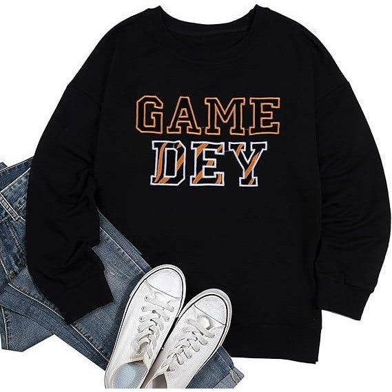 MSRP $26 UNIQUEONE Women's Black M Game Dey Football Mom Sweatshirt Touchdo