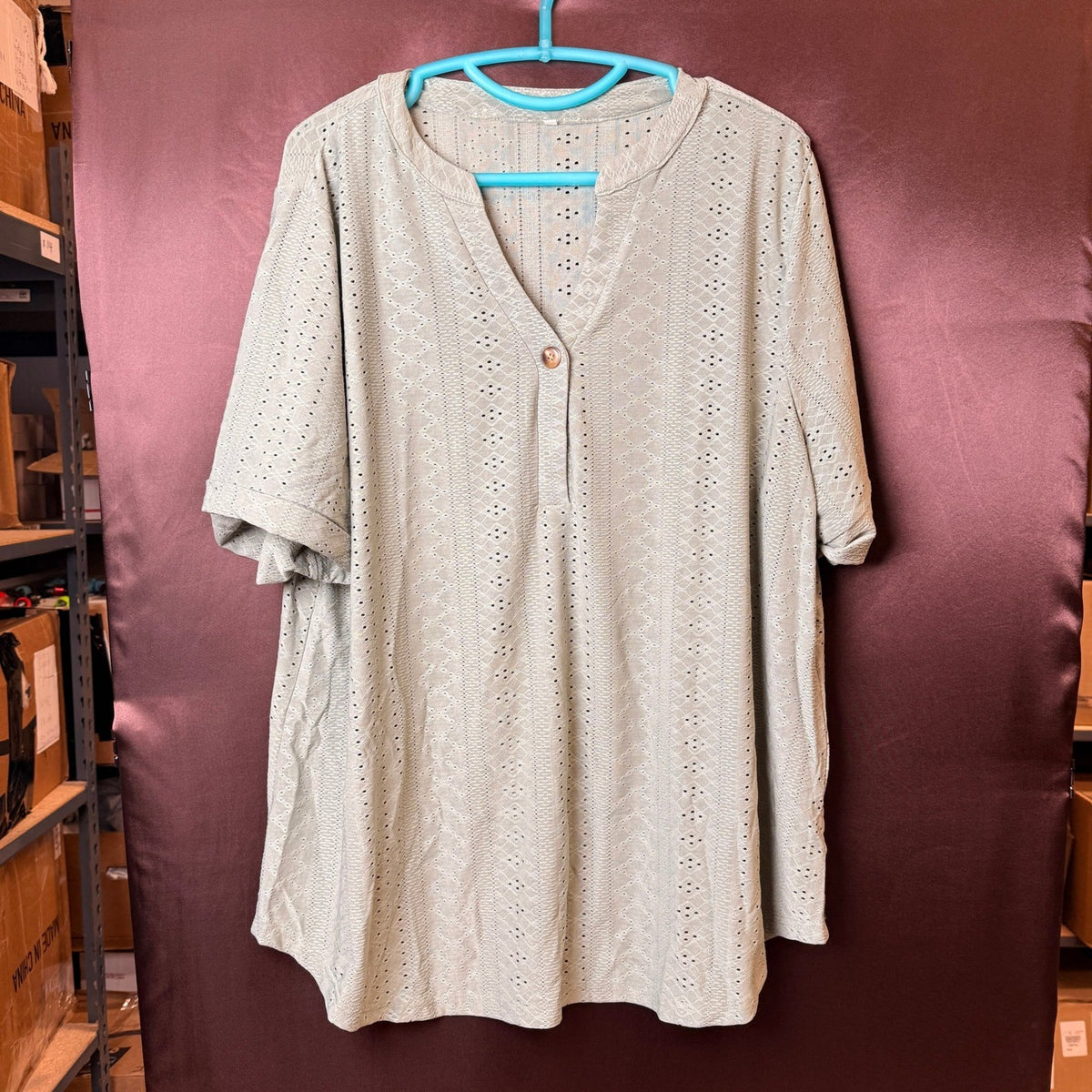 VISLILY Women's 3XL Summer Top Roll Short Sleeve V Neck T-Shirt Trendy Eyelet B