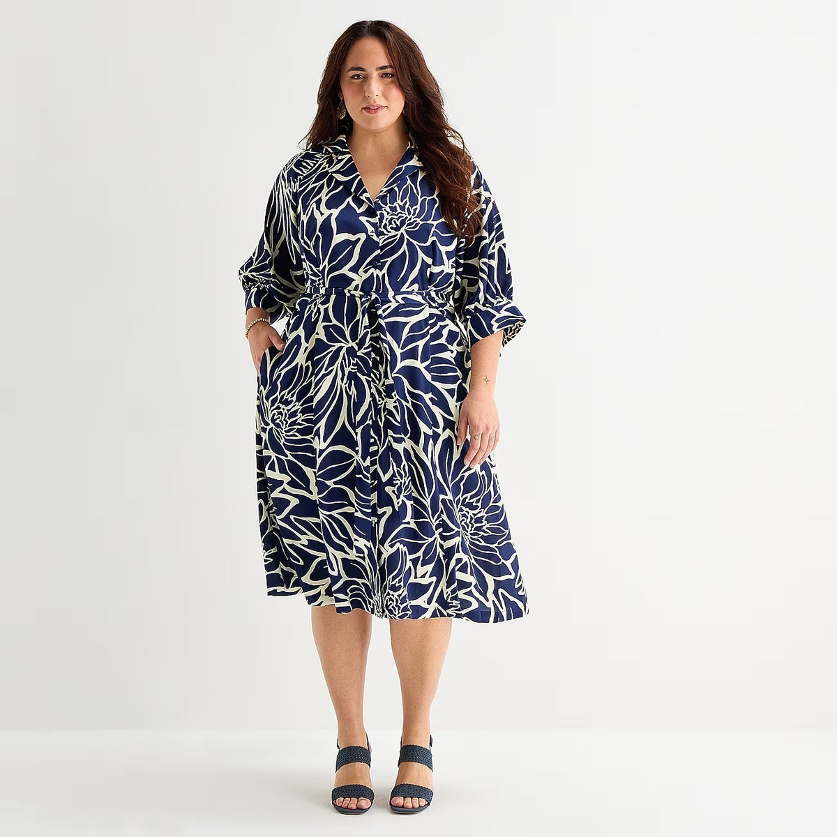 MSRP $89 52Seven 1X Navy Ivory Midi V Neck 3/4 Sleeve Cuffed Abstract Dress
