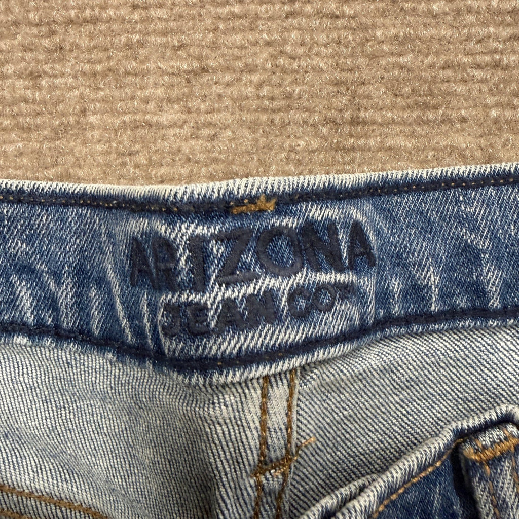 MSRP $38 Arizona Jean Co Womens 4 High Rise Vintage Denim Shorts 2 1/2 Inseam