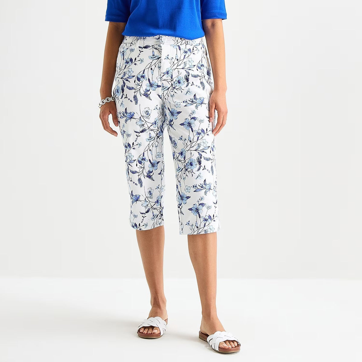 MSRP $38 St. John's Bay Womens 4 White Multi Floral Capri Pants Secretly Slender