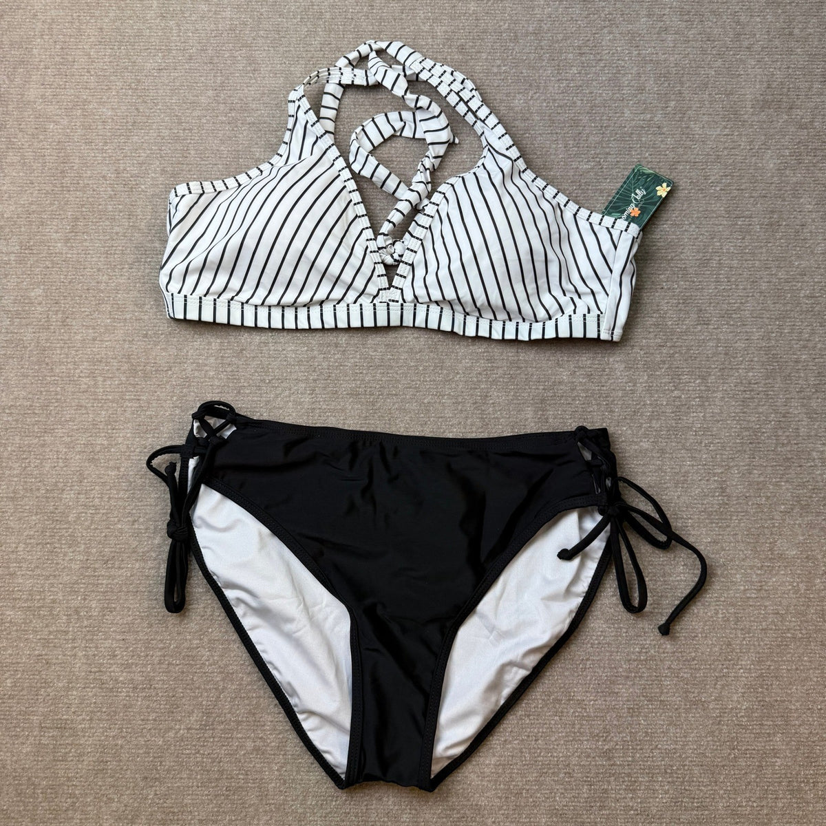 MSRP $32 Blooming Jelly Women's XL Bikini Set Mid Rise Two Piece Swimsuit Tria