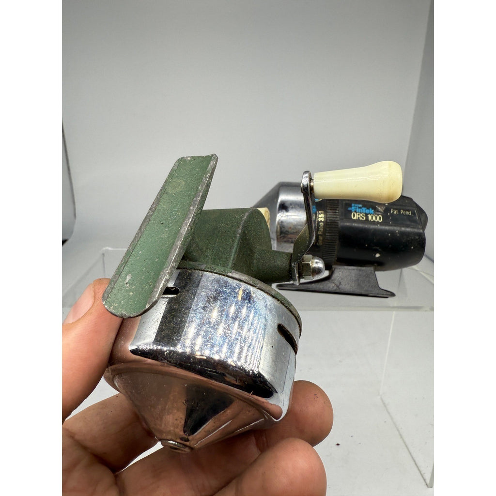 Lot of 2 Vtg FinTek QRS 1000 & Jorgensen CUB Spincast Fishing Reels