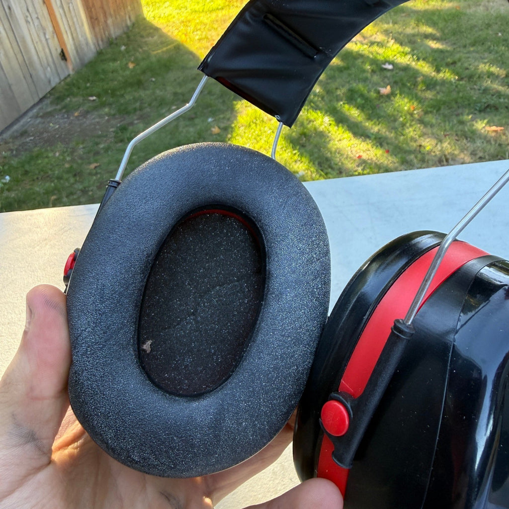 3M Peltor Optime 105 Over-the-Head Earmuffs w/ MINOR DAMAGE CUSHION See Photo #3