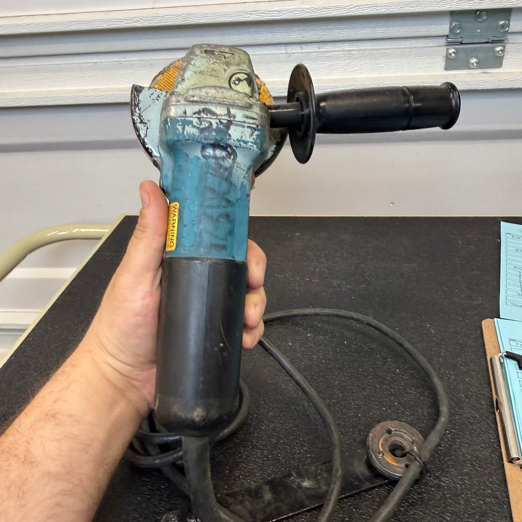 Makita 9554NB 4-1/2" Angle Grinder 6 Amp 10000 RPM Corded