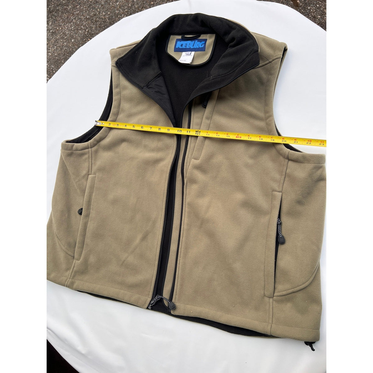 Iceburg Vest Mens Size 2XL Beige Fleece Full Zip Tech Pockets Warm