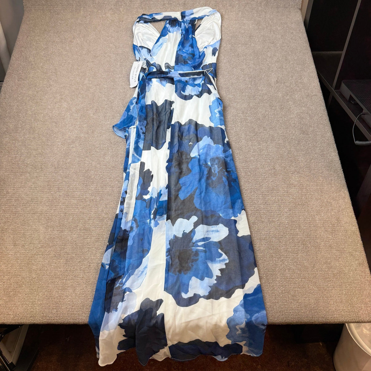 MSRP $94 London Style Womens 6 Blue Floral V Neck Sleeveless Maxi Dress