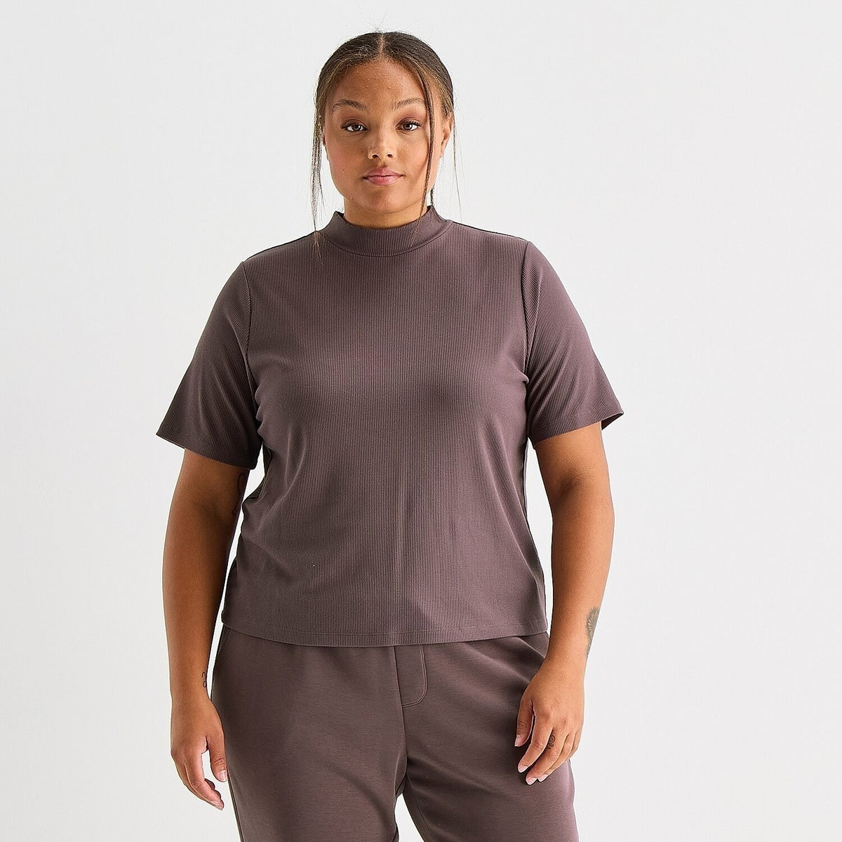 MSRP $40 Stylus Womens 2X Raisin Mock Neck Short Sleeve T-Shirt