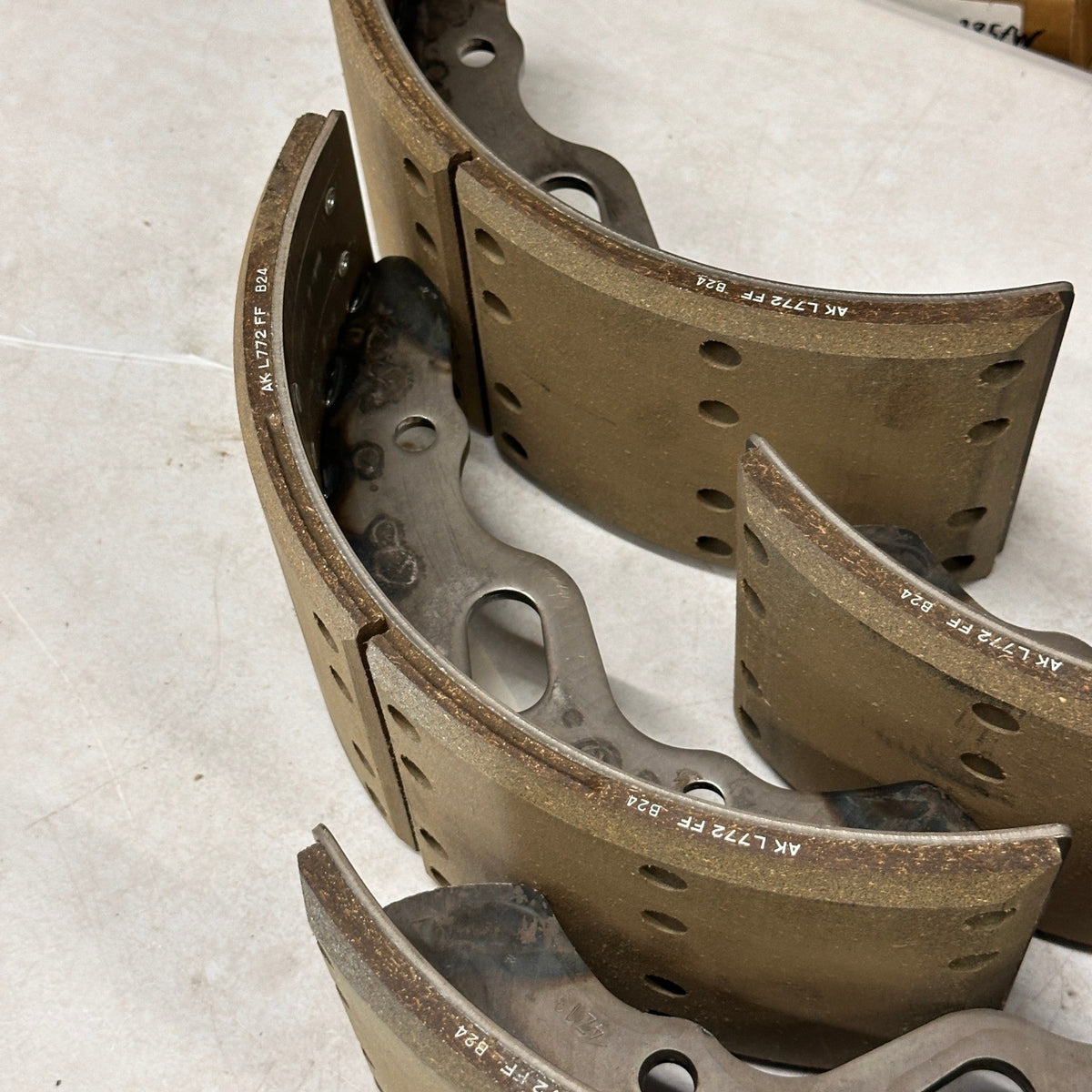 Genuine Isuzu 5-87832132-0 Rear Brake Shoe Kit GM 97761529