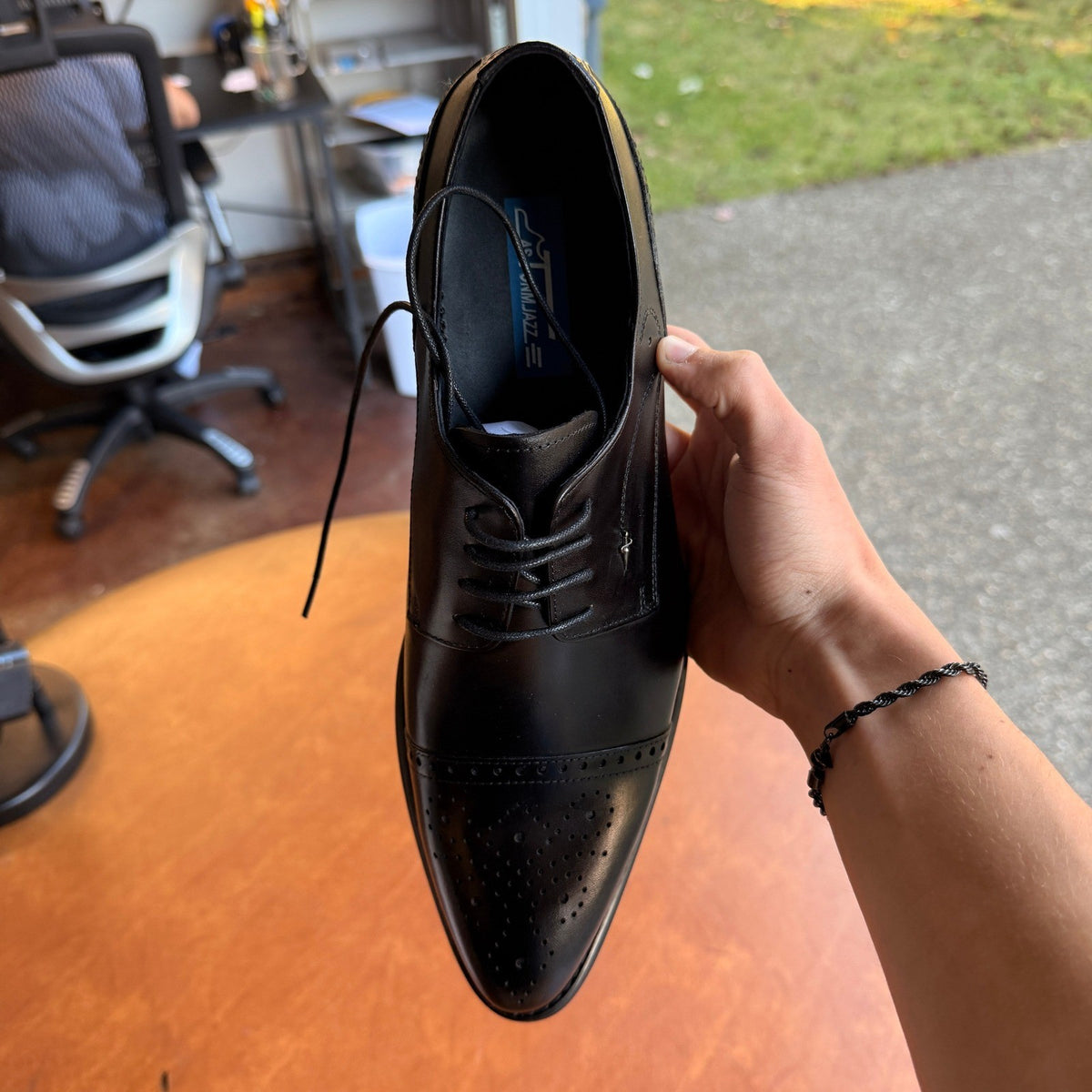 Santimon Mens US 9.5 Black Leather Pointed Toe Brogues Derby Lace Up Dress Shoes