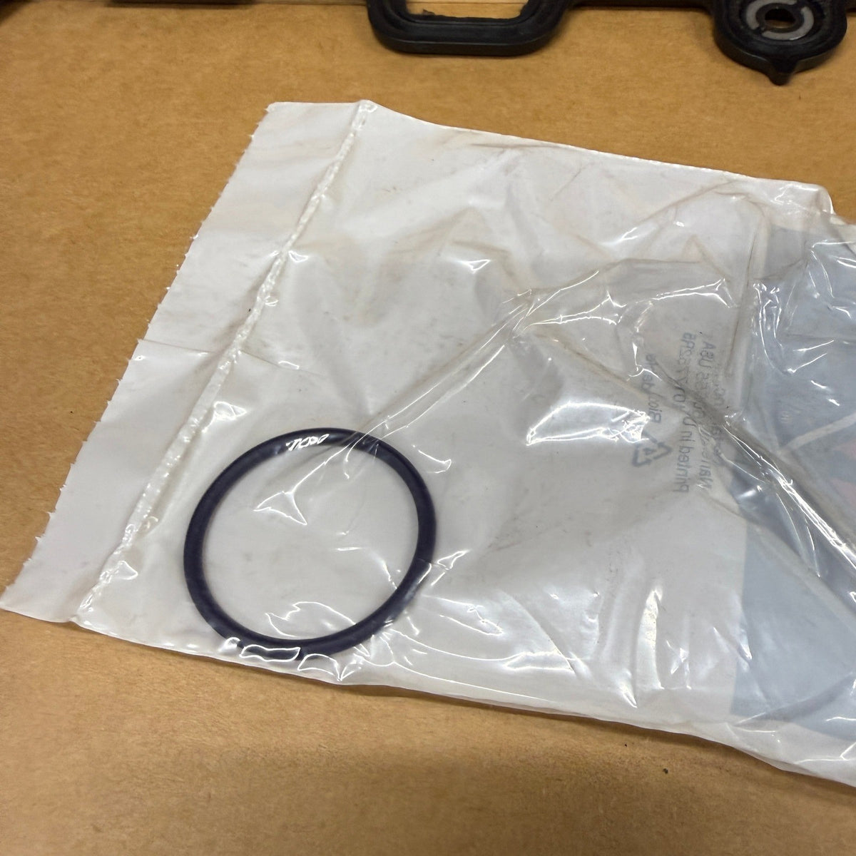 Navistar International 1825602C92 Valve Cover Gasket Kit