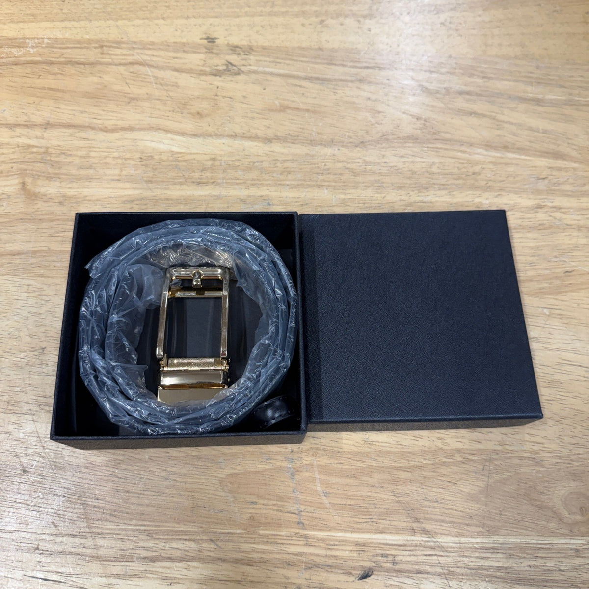 MSRP $26 Dubulle Men's Click Belt 1 3/8", 24"-38" Waist Gold Fashion Buckle