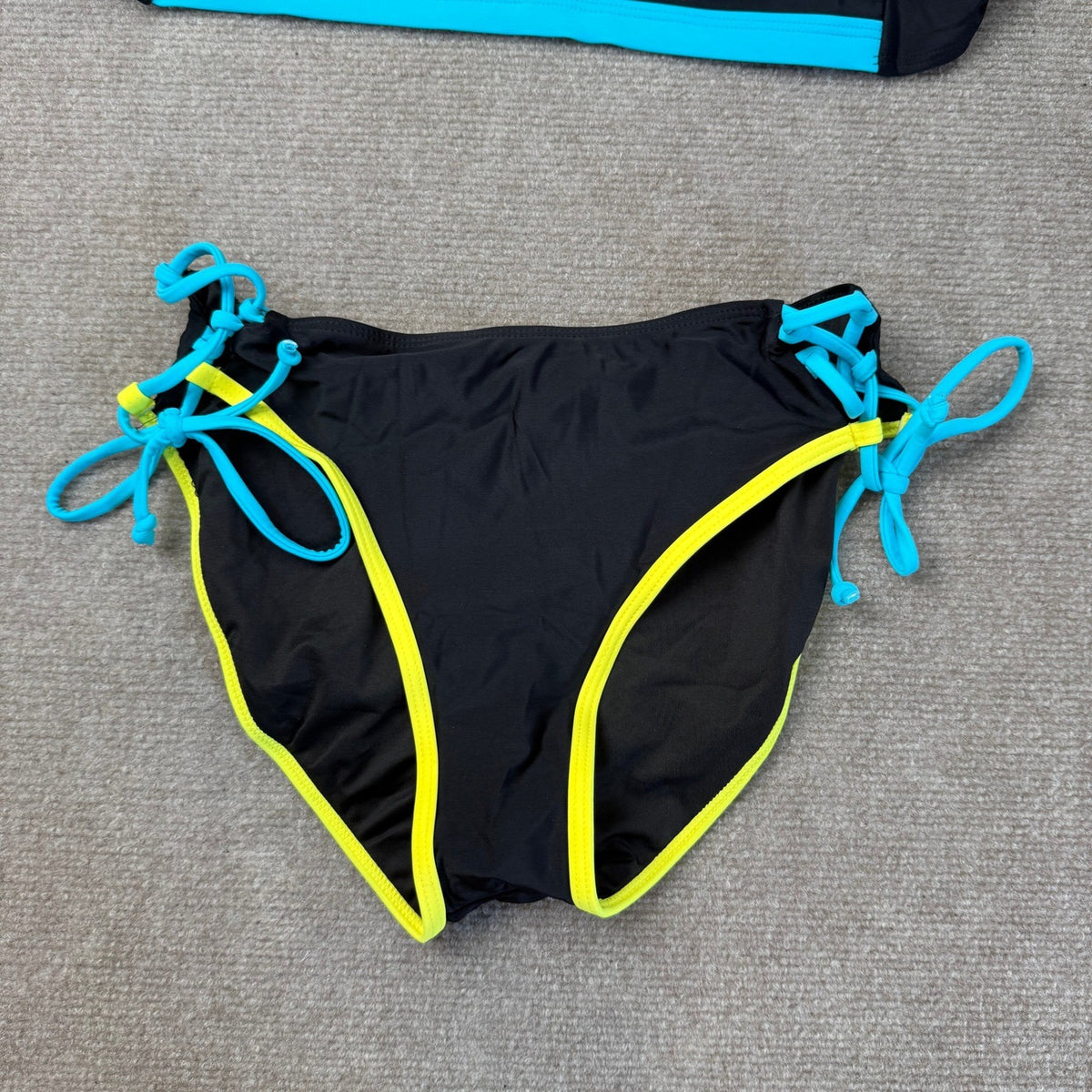 MSRP $32 Blooming Jelly Women's S Black Bikini Set Mid Rise Two Piece Swimsuit