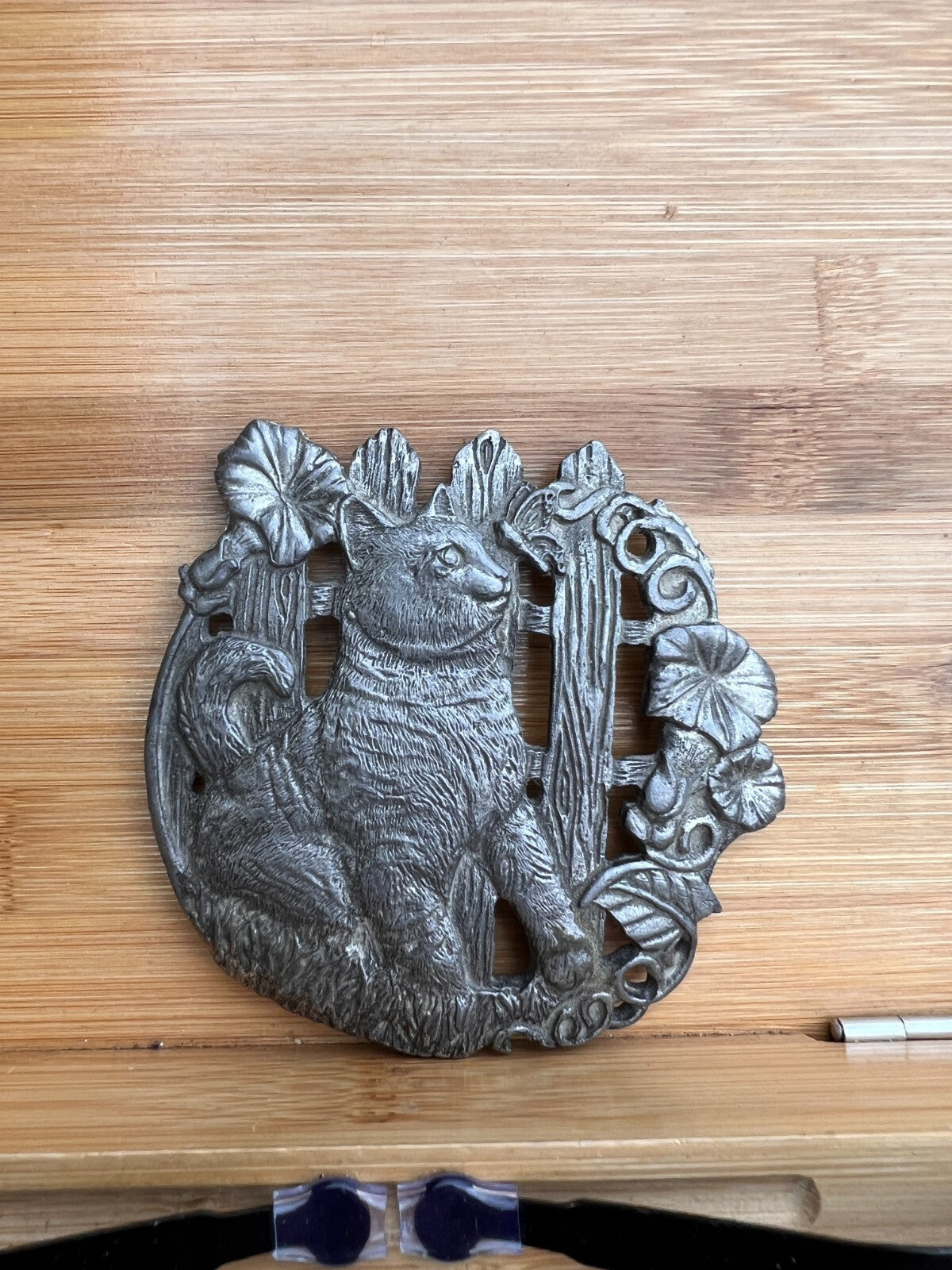 Vintage Round Pewter Sculpture Cat Ornament Wall Hanging